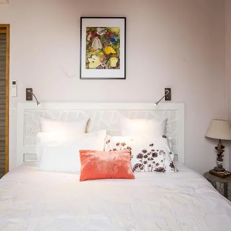 Nona Apartment