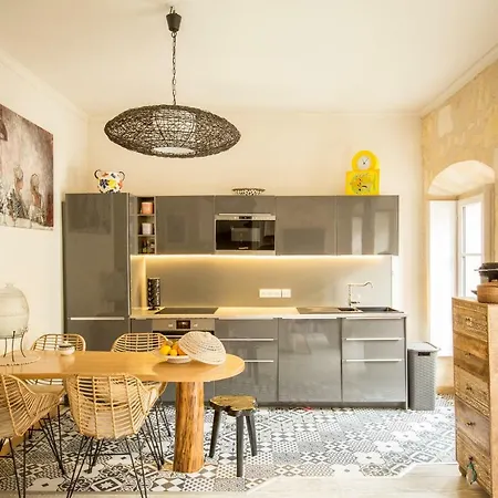 Nona Apartment