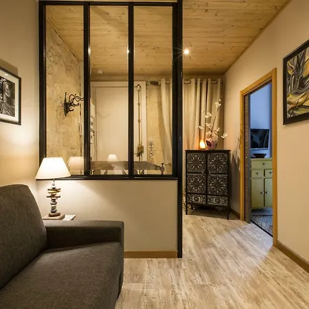 Nona Apartment